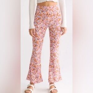 NWT XL BILLABONG Hang Loose Floral Flare Pull On Pants, with high-rise waist